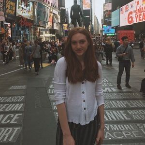 Meet your Posher, Julia